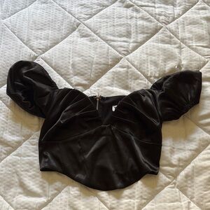 Chic Black Puff Sleeve Crop Top